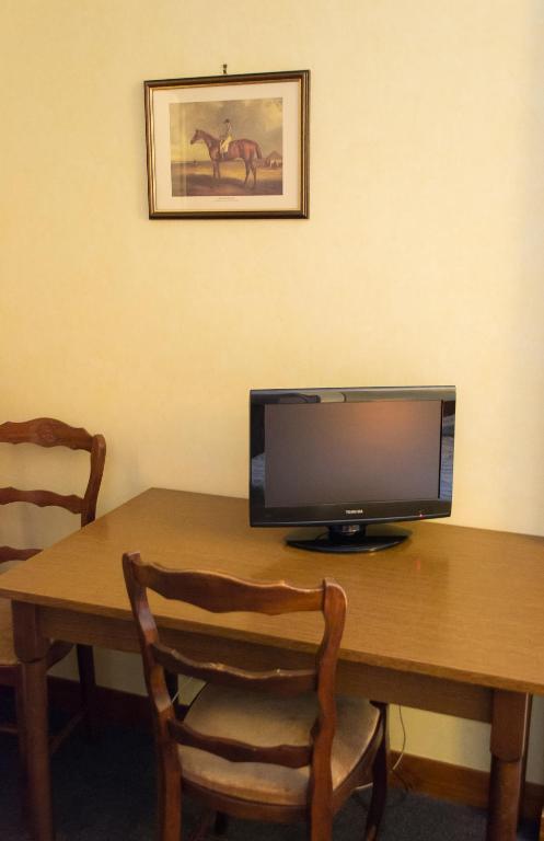 ホテル オテル ドゥ フランドル コンピエーニュ 部屋 写真